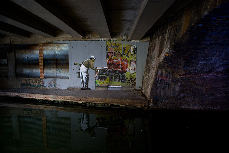 Banksy Graffiti Art Camden : Regents Canal : London