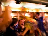 US Score and the Fans Go Crazy : Pipers Pub : Pittsburgh